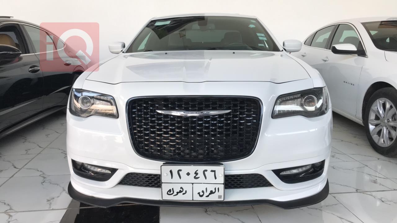 کرایسلەر 300